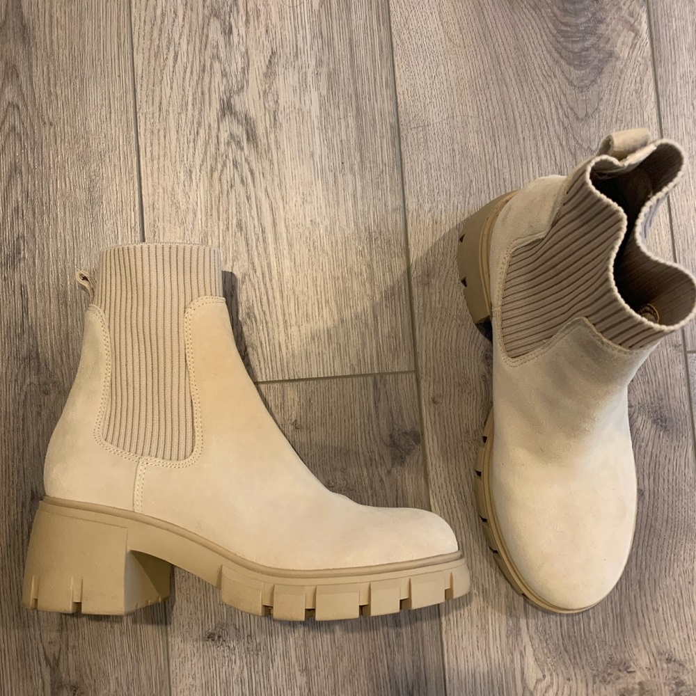 STEVE MADDEN SUEDE BOOTS